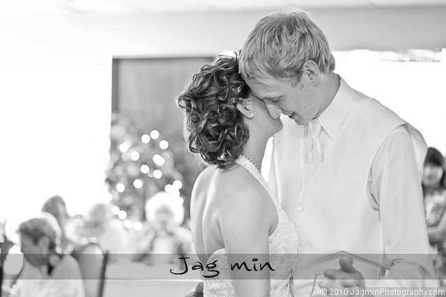 Arkansas wedding photographers shoots reception at dawn hill country club Siloam Springs, AR